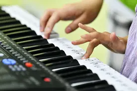 孩子学乐器有助提升注意力和记忆力图片