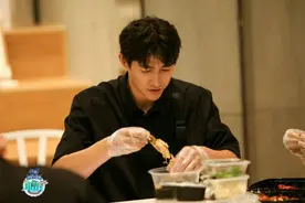 《中餐厅4》“鲜厨四子”李子峰化身美食猎人图片