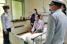 感动！群众“抖音私信”求助 新疆阿克苏消防员献血小板救人图片