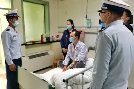 感动！群众“抖音私信”求助 新疆阿克苏消防员献血小板救人图片
