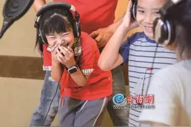 小小歌者走进专业录音棚 会唱的歌曲还真不少图片