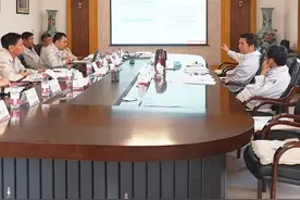 鞍钢集团总经理戴志浩到鞍钢工程发展公司调研时对企业改革发展提出要求图片