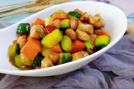宫保鸡丁：香浓味美，能吃下三碗米饭图片