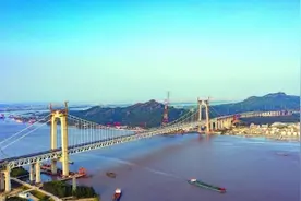 五峰山长江大桥通车在即图片