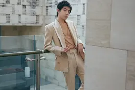 华晨宇短发造型，男友力十足图片
