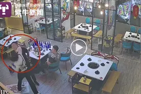 「紫牛头条」老板娘KO两醉汉的视频爆红，女主角：是摆拍的，但功夫是真的图片