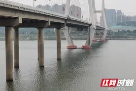 湘潭三大桥一处桥墩疑似发生倾斜？相关负责人：不是桥墩倾斜图片