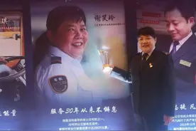 巾帼不让须眉！深圳女公交司机被评为全国十大“最美公交司机”图片