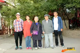 高清图｜八旬老院士心系家乡 十一假期重访幼时巷陌古槐图片