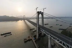 江苏镇江：五峰山长江大桥开通在即图片