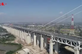 五峰山长江大桥通车在即，外籍摄影师赞叹中国建筑几何美学图片