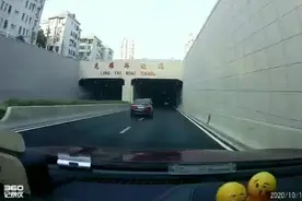 上海龙耀路隧道别车引发事故，警方通报来了视频封面