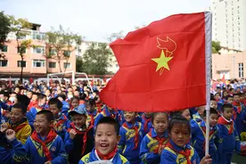 我是光荣的少先队员图片