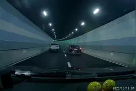 隧道内斗气别车，两司机都被拘留！在派出所，他们这么说……图片