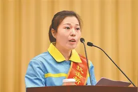 多图｜援建火神山、医护人员驰援、抢时间造口罩……回顾抗疫里的感动瞬间图片