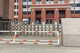福建一初中生校园内突然死亡，曾与同学扭打！警方发布通报图片
