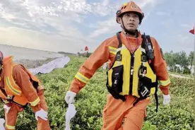 初心 忠心 爱心——一位消防指挥员的铁骨柔情图片