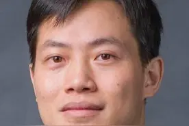 小燕飞、转脖子、仰卧起坐这三种锻炼姿势要注意图片