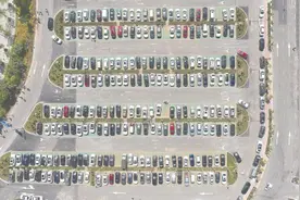 “双节”不停歇 双轮驱动快图片