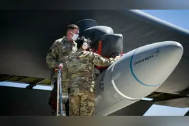 美军罕见披露其空射型高超音速导弹性能：打1600公里外目标只需10分钟图片