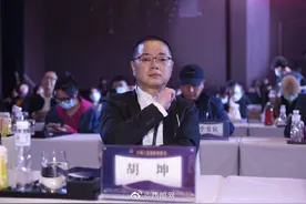丝路电影节｜《八佰》编剧胡坤谈电影背后的故事：更关注小人物的成长与裂变图片
