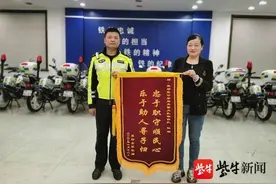 男孩趁妈妈午休，独自一人去邻居家玩后走丢图片