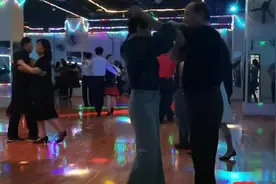 南京同仁新寓小区居民心烦来求助：家门口的培训机构为啥成了“舞厅”图片