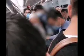 “你不会老吗？”白发大爷怒斥男子地铁上不让座，男子反斥大爷道德绑架图片