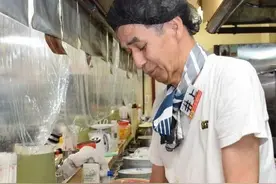 洗碗30分钟就可“白嫖”吃到饱！经营了30年的“正能量”日本料理小店也关门了...图片