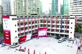 跑了60多米，7600吨老建筑一次性平移到位图片