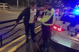 宿迁一酒驾男子测酒后，突然晕倒无法站立，额头直冒汗图片