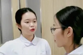 不能自理的病人，最好每2小时内翻身一次，否则容易压迫皮肤视频封面