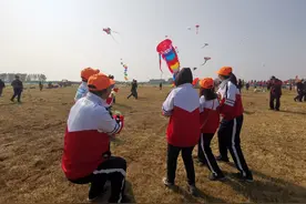 “空中芭蕾”舞动南黄海 全国风筝高手竞技如东小洋口图片