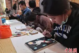 台湾学子赴“敦煌之约”：临摹壁画跳敦煌舞 觅心中“莫高”图片