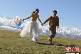 新疆那拉提景区“旅拍”美翻朋友圈图片