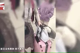白岩松评女孩当众踹母亲：父母先改变自己，否则“熊孩子”越来越多图片