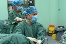 91岁老人挑战前列腺手术，告别带导尿管生活图片
