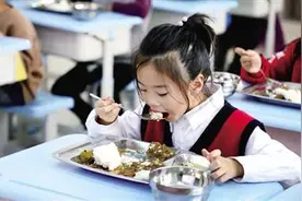 中小学午餐供餐 郑州市内九区已实现全覆盖图片