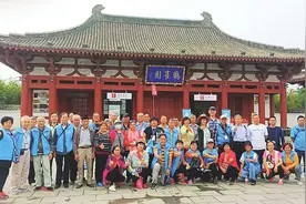 运城迎来首列“和谐夕阳号”旅游专列图片