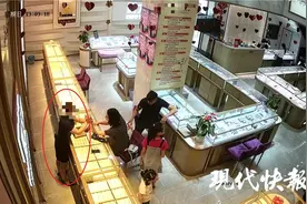监守自盗！偷了三次无人发觉，金店店员胆子变大了……图片