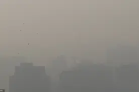 韩国首都雾霾围城 天空一片灰蒙蒙图片