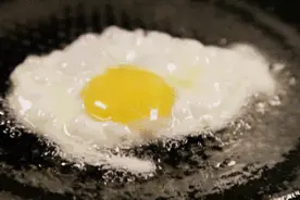 肚子饿了？煎点荷包蛋吃吃……上海的这个奇葩小偷栽了图片