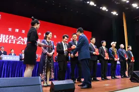 街舞达人卓君被母校聘为创业导师图片