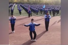 中学课间操跳敦煌壁画舞！网友：太美，想回去上学图片