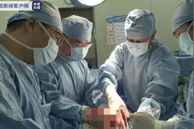 黑龙江女子误将勺子吞入体内 四天后生命垂危图片