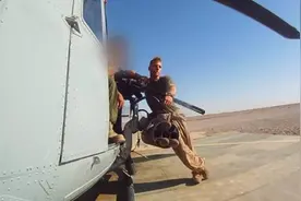 美军爆料：澳军士兵射杀已投降俘虏，只因飞机坐不下图片
