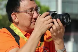 40年 他用照片致敬建设者视频封面
