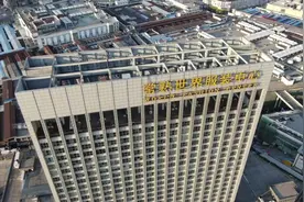 新华视点｜3、2、1 上架！--来自服装城内的主播故事图片