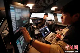 首台中国完整自主知识产权D级全动飞行模拟机正式启用 填补中国设计制造空白图片