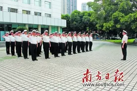 忠诚履职守国门 服务外贸稳发展图片